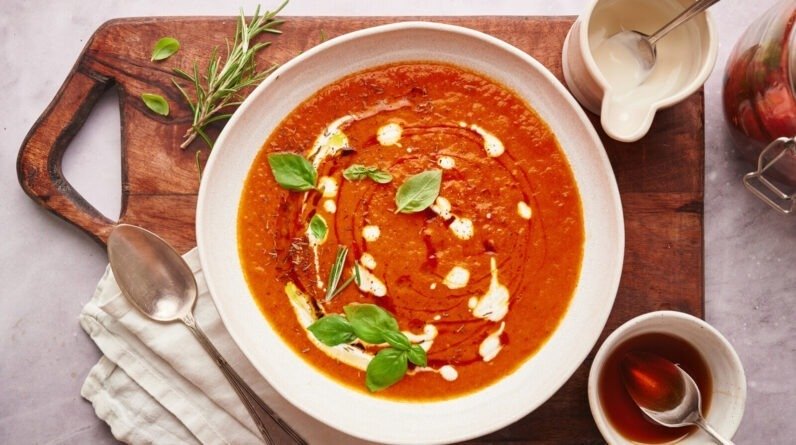 Creamy Dream: Dive into Roasted Tomato Soup Extravaganza 1