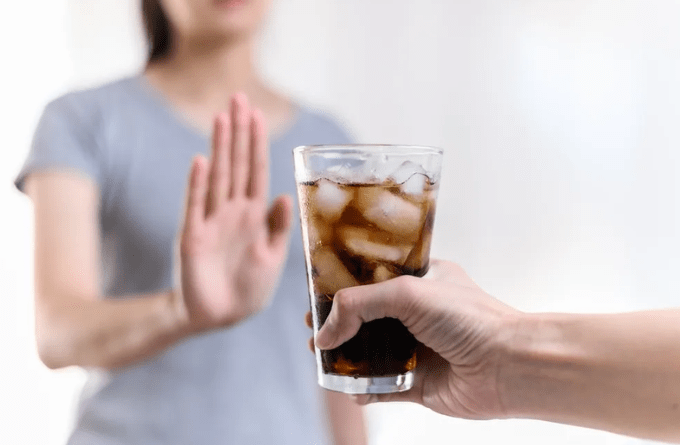 #4. Swap Sugary Drinks for Water: A Simple Strategy to Boost Weight Loss 30